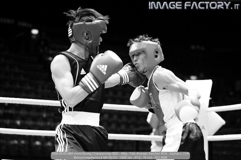 2009-09-05 AIBA World Boxing Championship 0683 - 48kg - Felix Alvarado Sanchez NCA - Jiazhao Li CHN.jpg